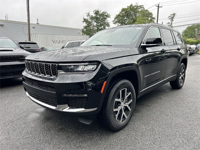 2025 Jeep Grand Cherokee Limited photo 4