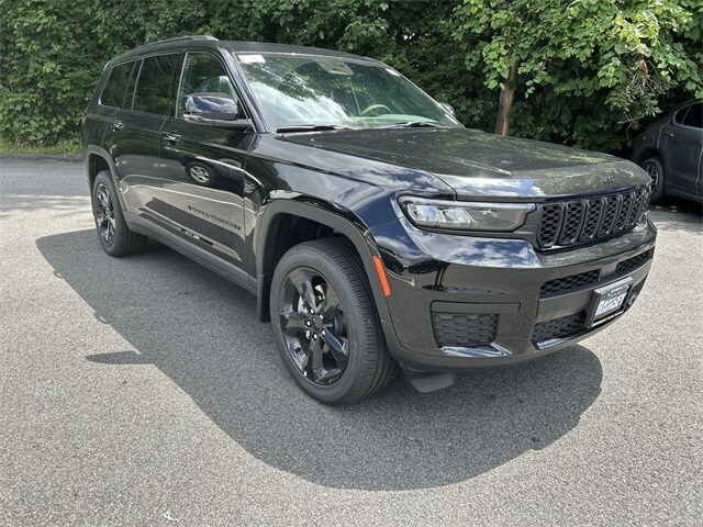 2025 Jeep Grand Cherokee Altitude X photo 2