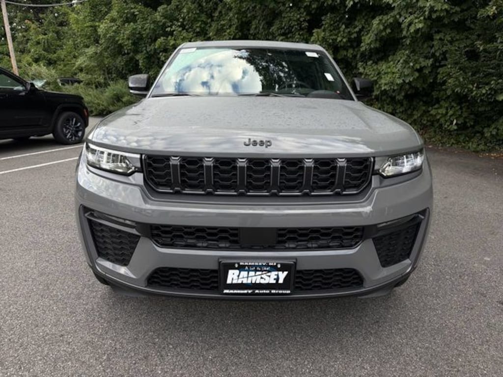 New 2027 Jeep Grand Cherokee LIMITED 4X4 Sport Utility