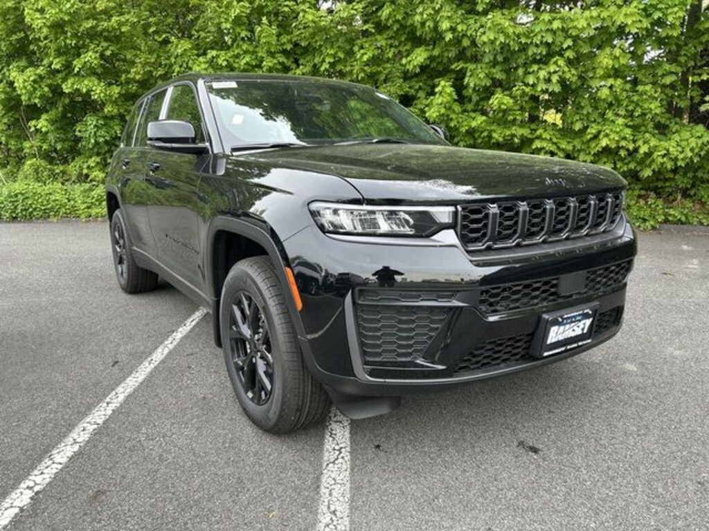 New 2026 Jeep Grand Cherokee LAREDO ALTITUDE 4X4 Sport Utility