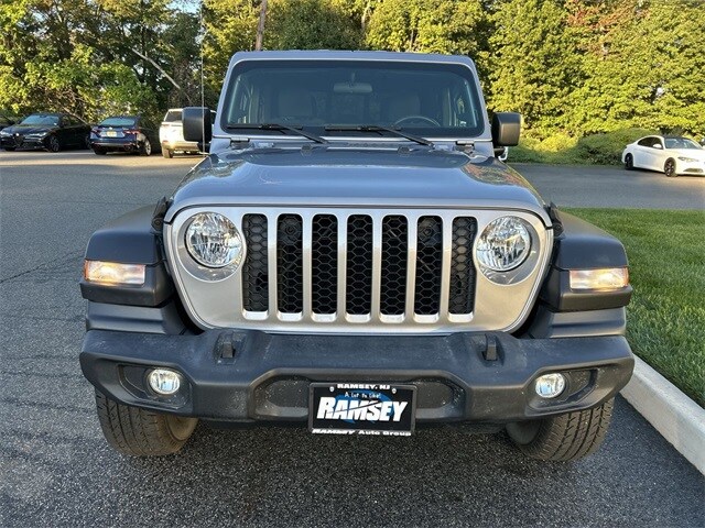 2020 Jeep Gladiator Sport photo 3