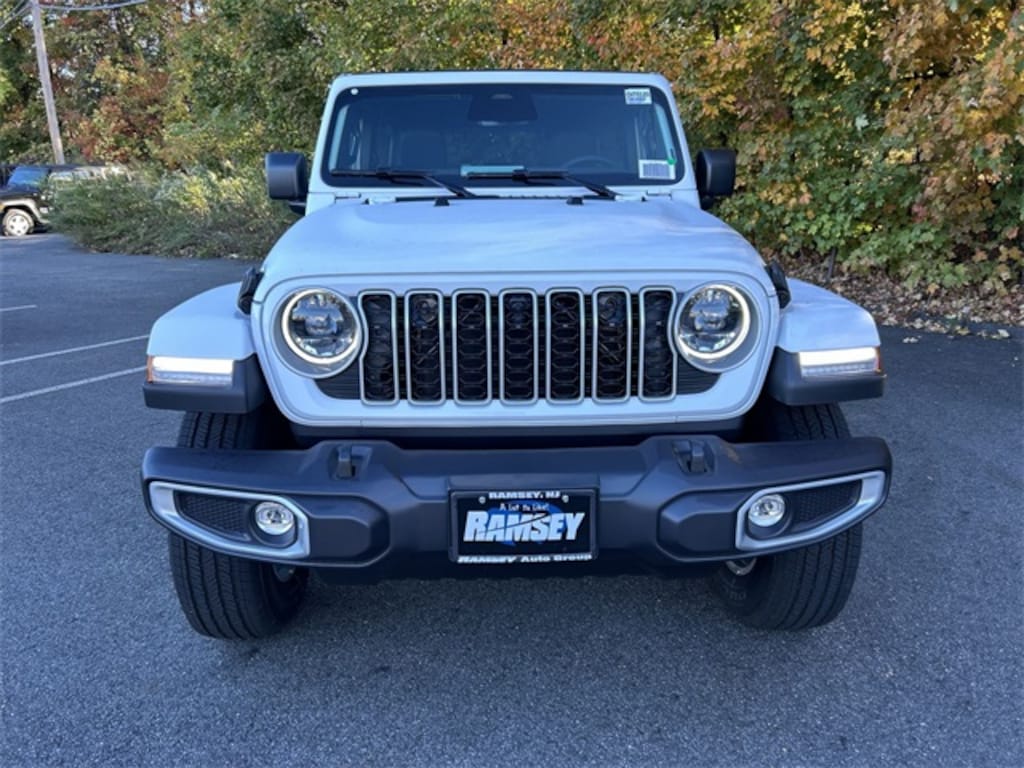 New 2026 Jeep Wrangler 4-DOOR SAHARA Sport Utility