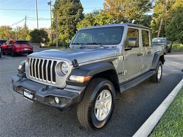 2020 Jeep Gladiator Sport photo 4