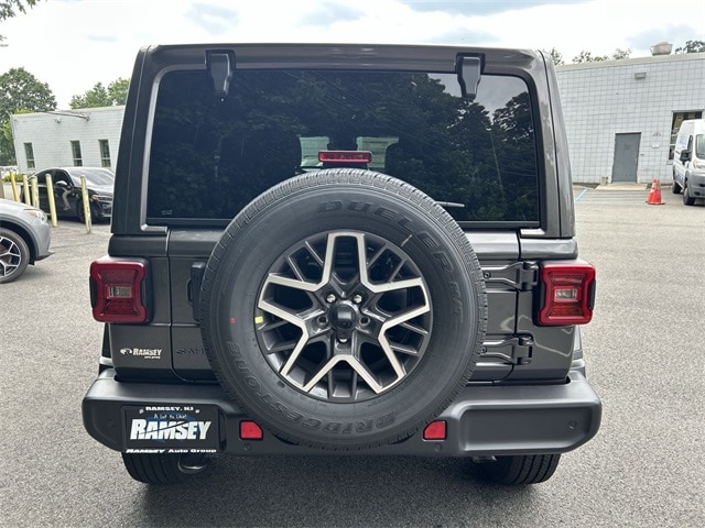 2025 Jeep Wrangler 4-Door Sahara - Photo 15