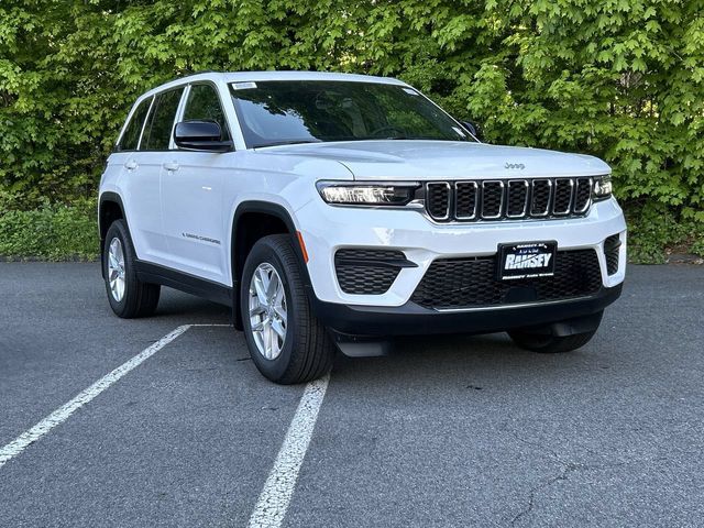 New 2026 Jeep Grand Cherokee LAREDO 4X4 Sport Utility