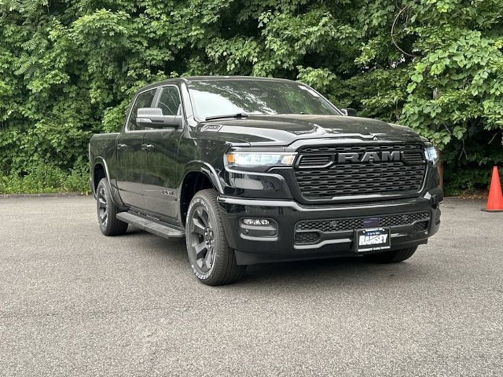 New 2026 Ram 1500 BIG HORN CREW CAB 4X4 5'7 BOX Pickup