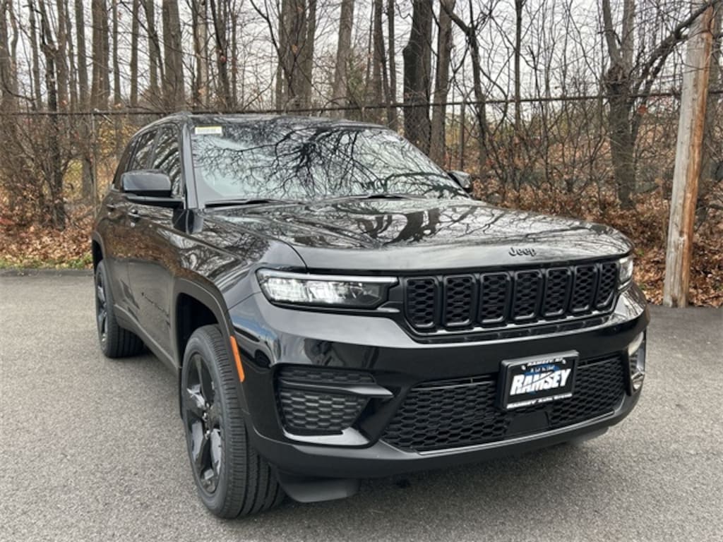 New 2025 Jeep Grand Cherokee ALTITUDE X 4X4 Sport Utility