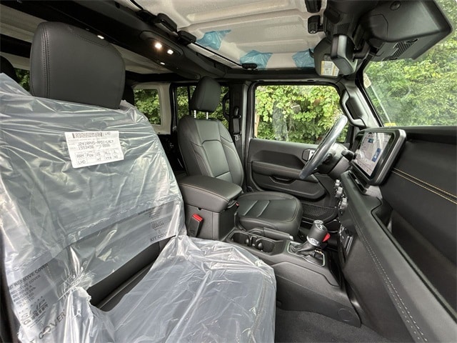 2025 Jeep Wrangler 4-Door Sahara - Photo 14