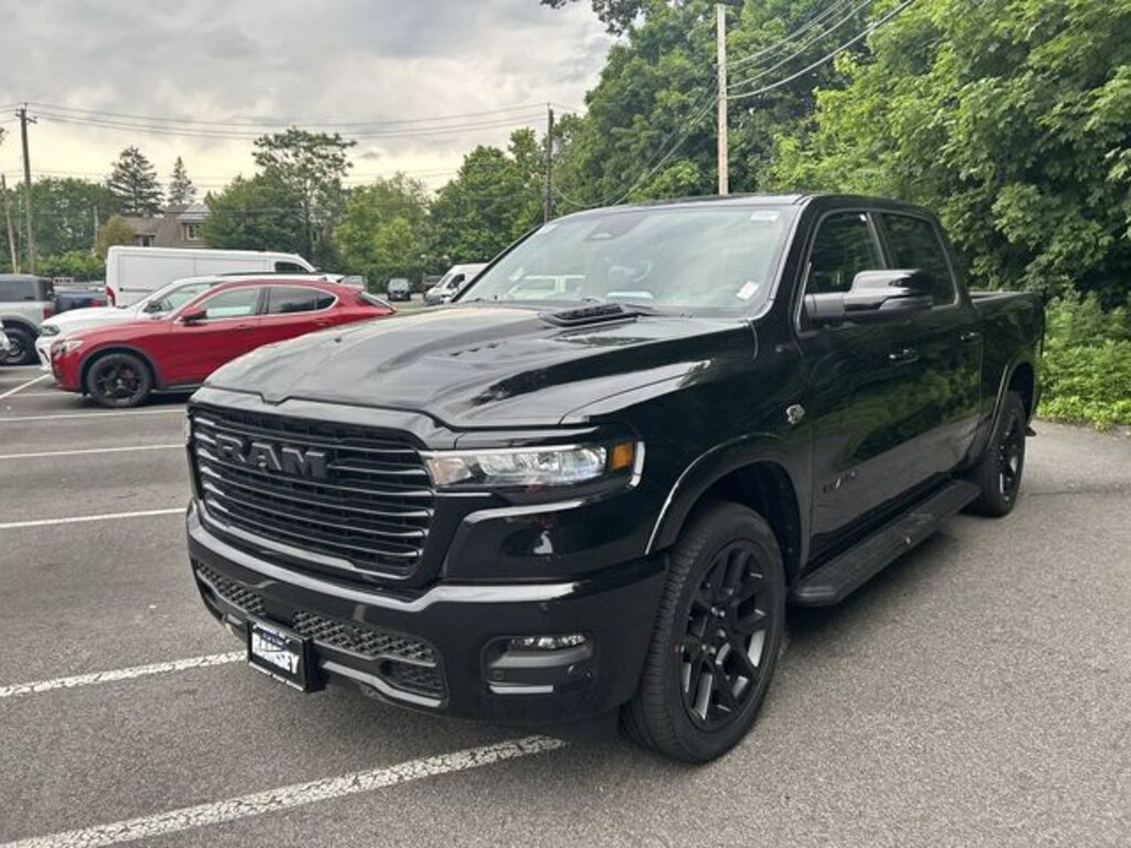 New 2026 Ram 1500 LARAMIE CREW CAB 4X4 5'7 BOX Pickup