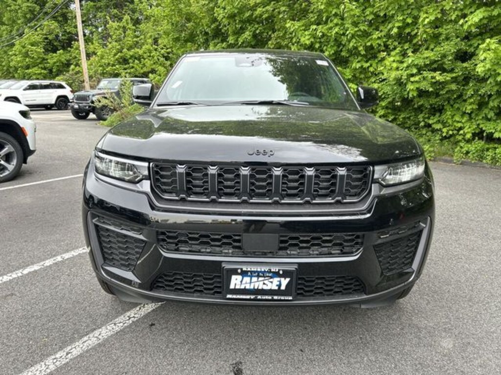 New 2026 Jeep Grand Cherokee LAREDO ALTITUDE 4X4 Sport Utility