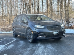2026 Chrysler Pacifica LIMITED AWD Passenger Van