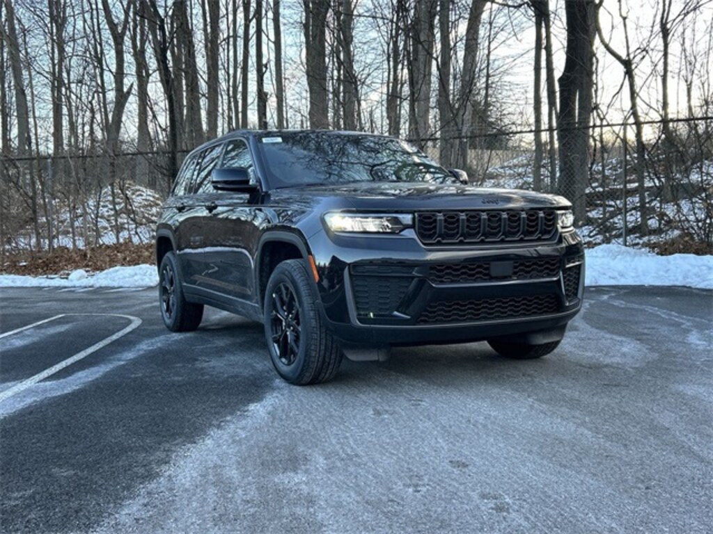 New 2026 Jeep Grand Cherokee LAREDO ALTITUDE 4X4 Sport Utility