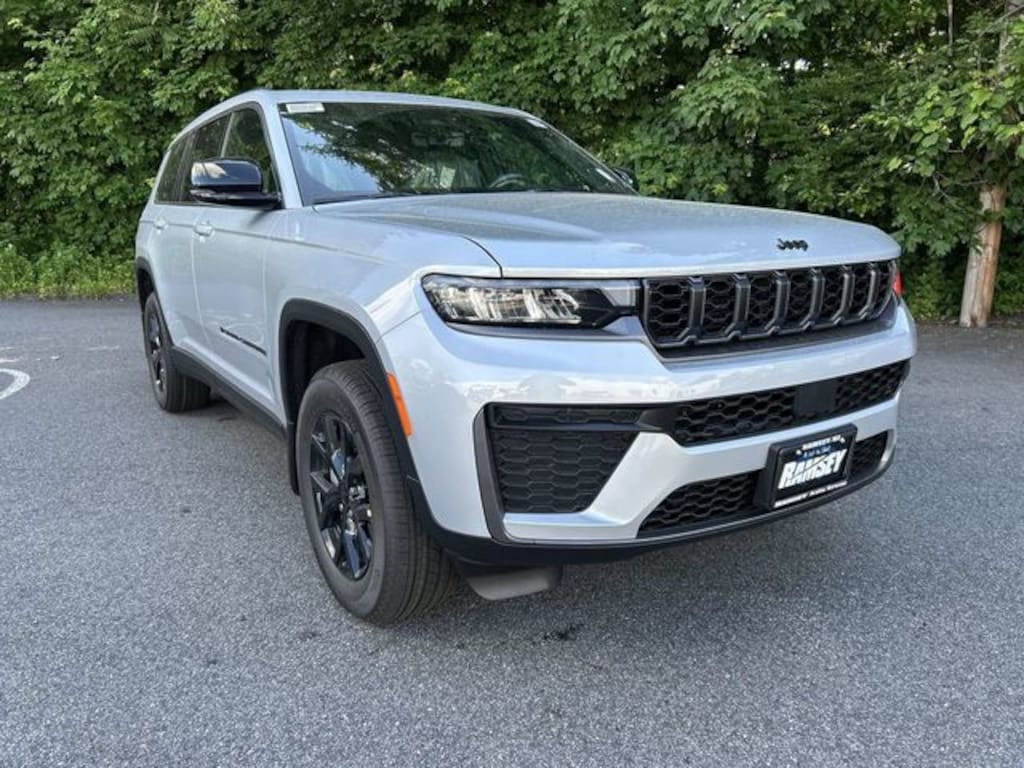 New 2026 Jeep Grand Cherokee L LAREDO 4X4 Sport Utility