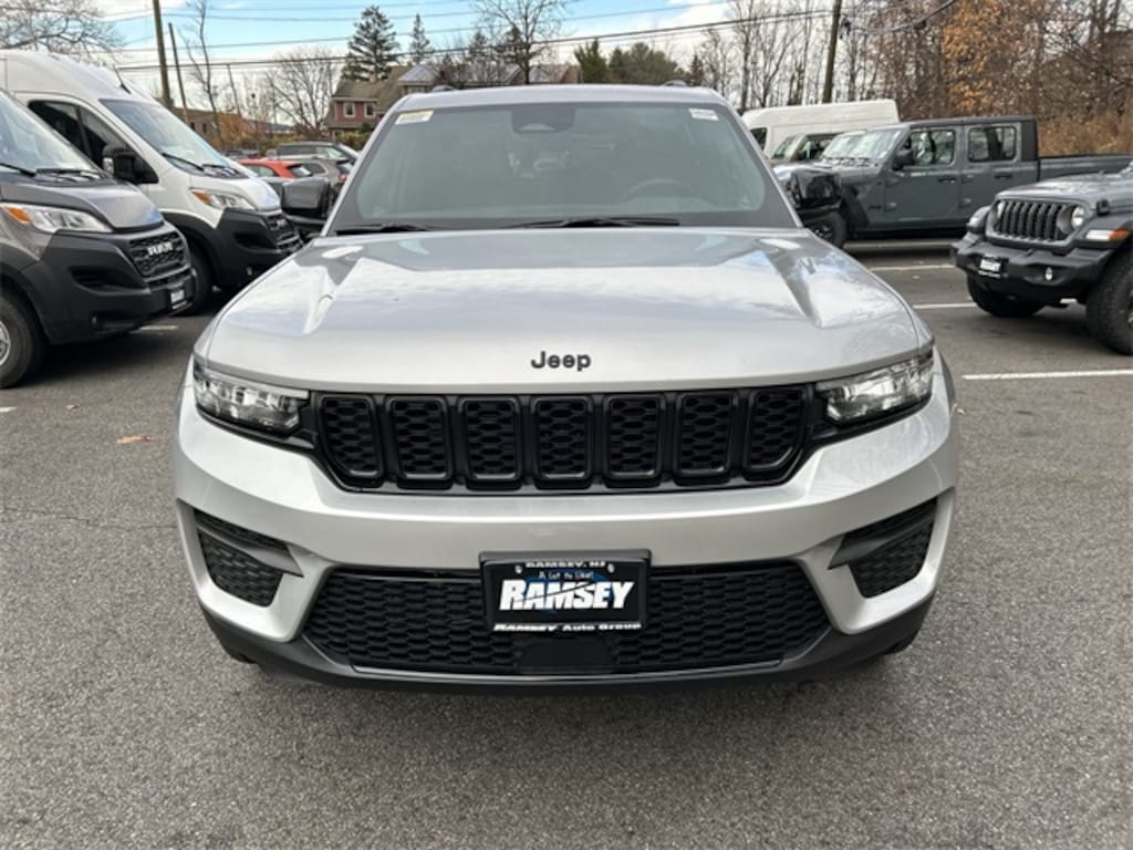 New 2025 Jeep Grand Cherokee ALTITUDE X 4X4 Sport Utility