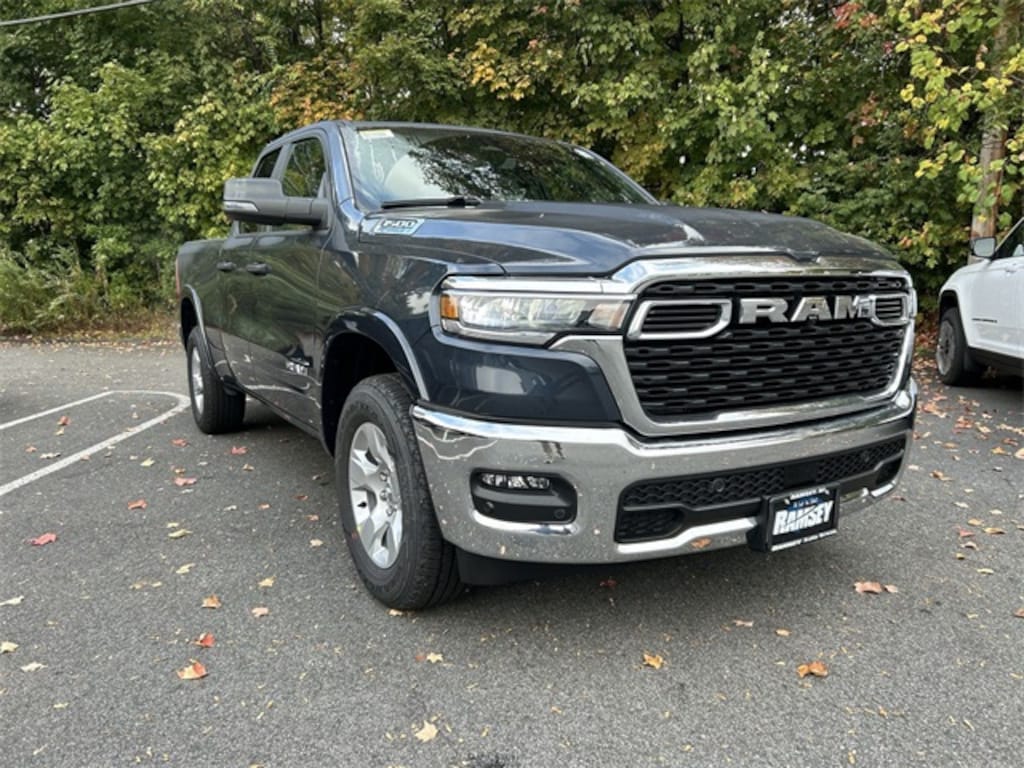 New 2025 Ram 1500 BIG HORN QUAD CAB 4X4 6'4 BOX Pickup