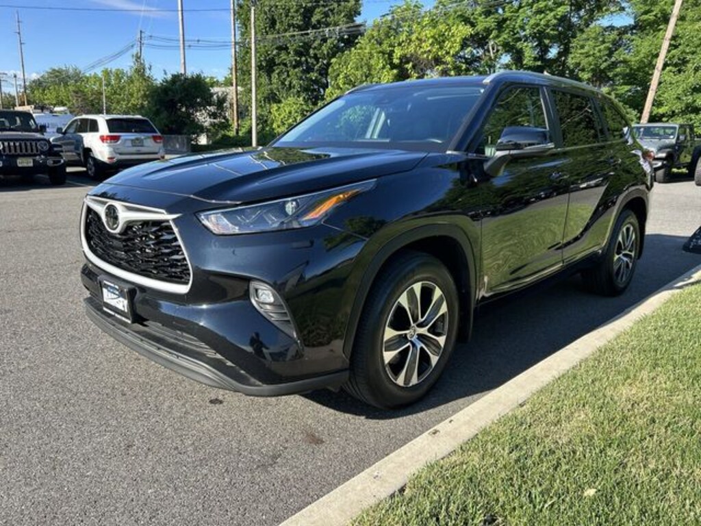 Used 2023 Toyota Highlander XLE SUV