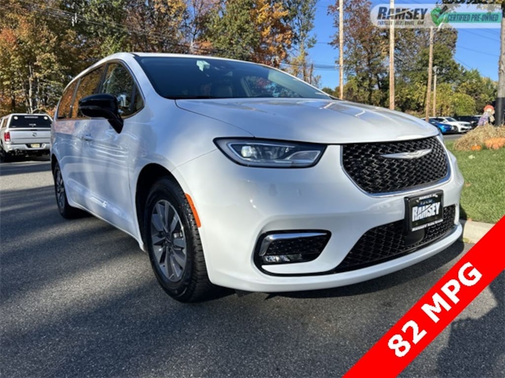 Certified 2024 Chrysler Pacifica Plug-In Hybrid Select Van Passenger Van