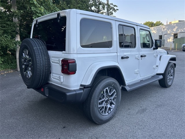 2025 Jeep Wrangler 4-Door Sahara - Photo 8