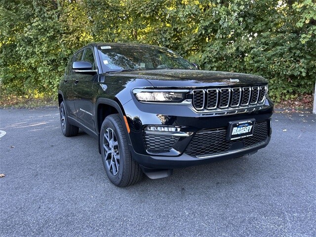 2025 Jeep Grand Cherokee Limited photo 2