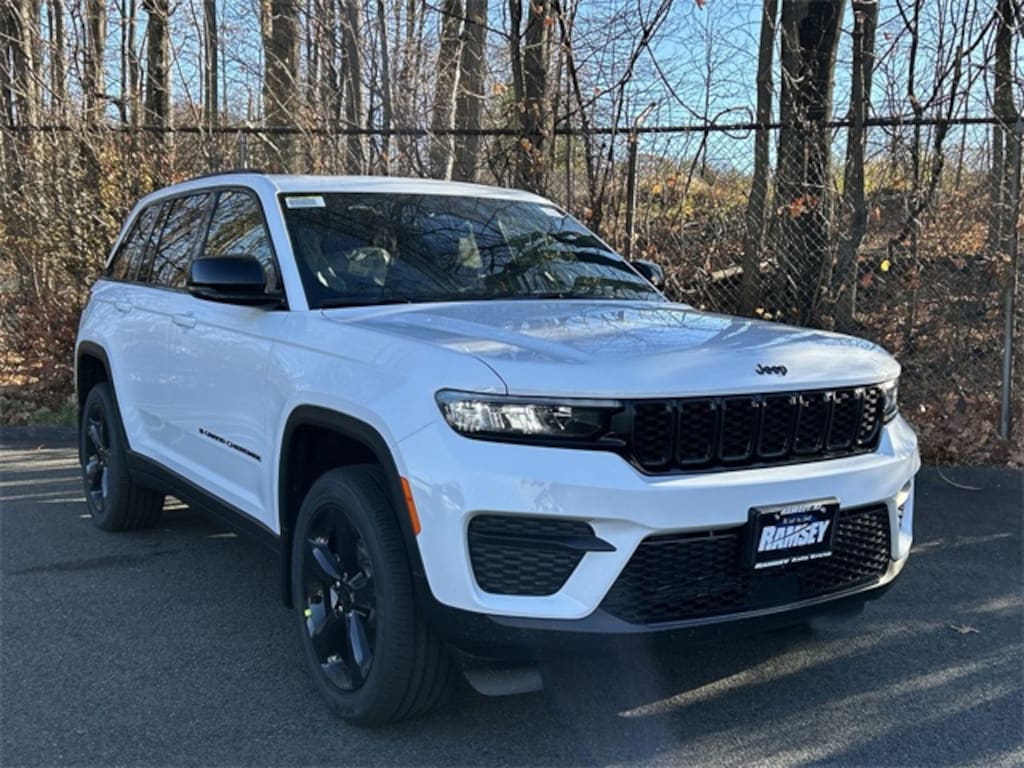 New 2025 Jeep Grand Cherokee ALTITUDE X 4X4 Sport Utility