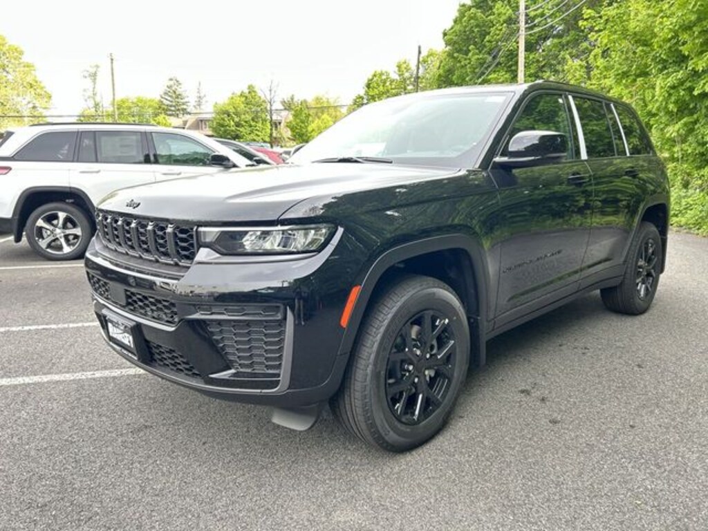 New 2026 Jeep Grand Cherokee LAREDO ALTITUDE 4X4 Sport Utility