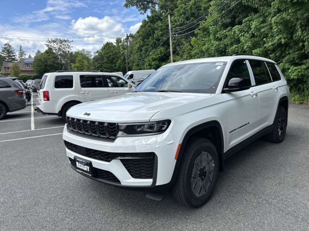 New 2026 Jeep Grand Cherokee L LAREDO ALTITUDE 4X4 Sport Utility
