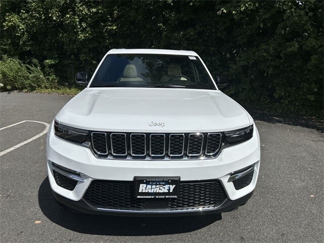 2025 Jeep Grand Cherokee Limited photo 3