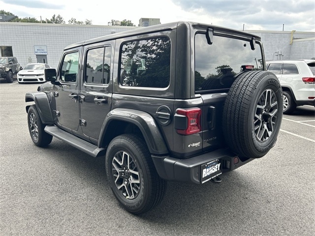 2025 Jeep Wrangler 4-Door Sahara - Photo 6