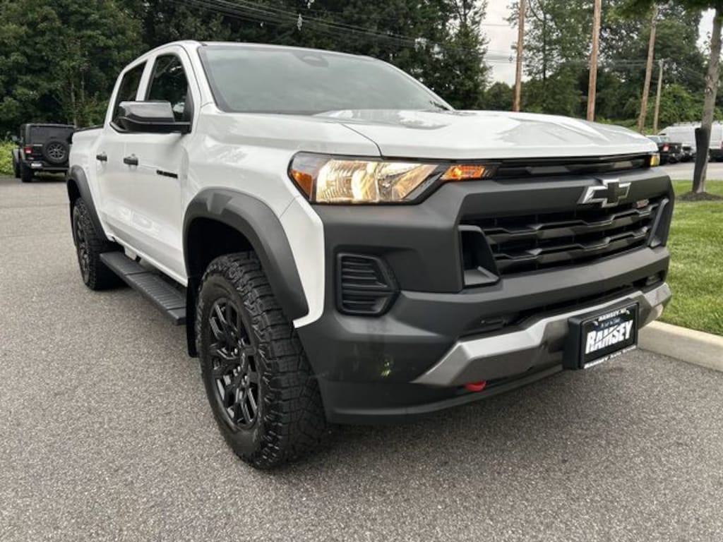 Used 2025 Chevrolet Colorado Trail Boss Truck Crew Cab