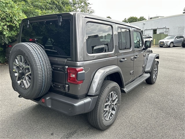 2025 Jeep Wrangler 4-Door Sahara - Photo 8