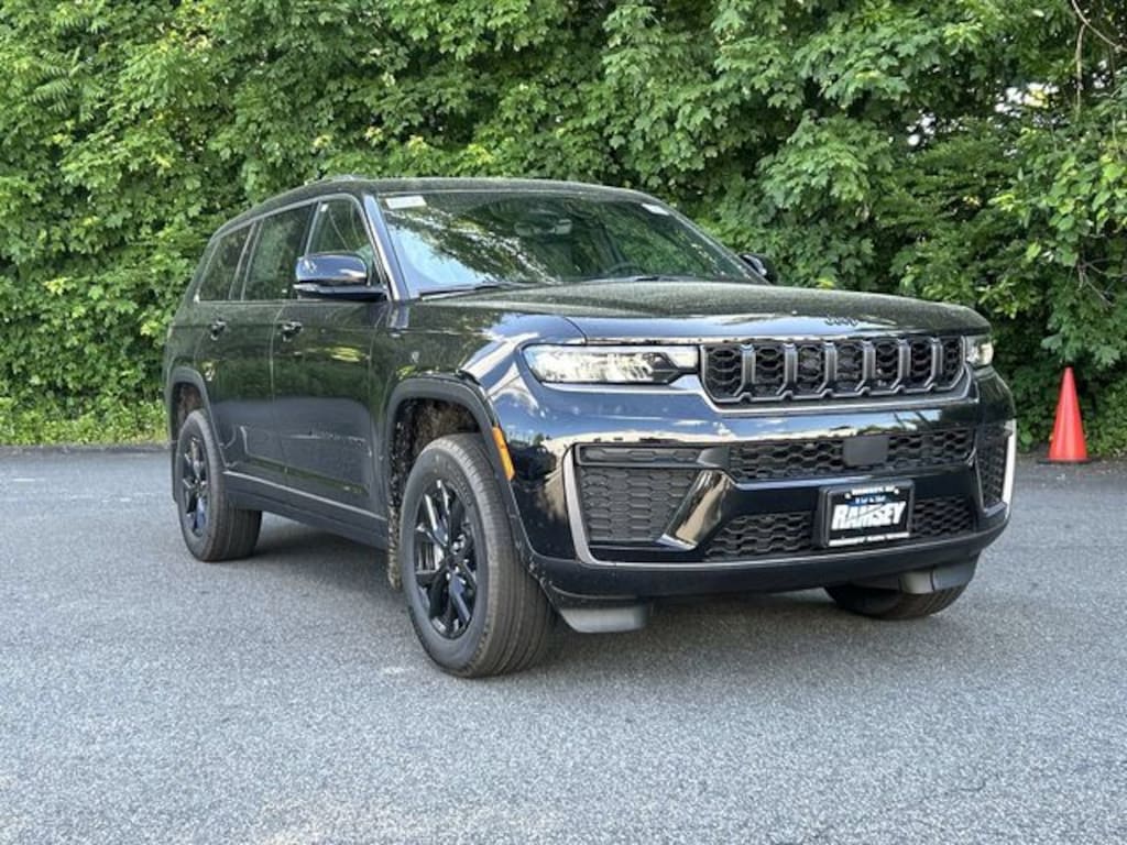 New 2026 Jeep Grand Cherokee L LAREDO ALTITUDE 4X4 Sport Utility