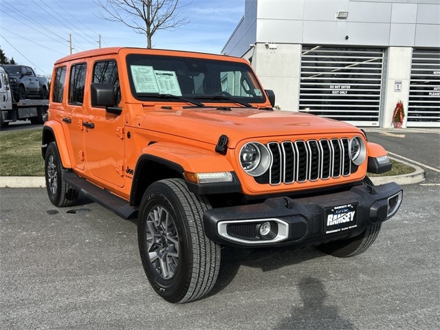 2025 Jeep Wrangler 4-Door Sahara's photo