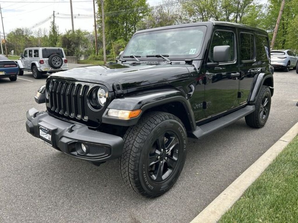 Used 2022 Jeep Wrangler Unlimited Sahara SUV