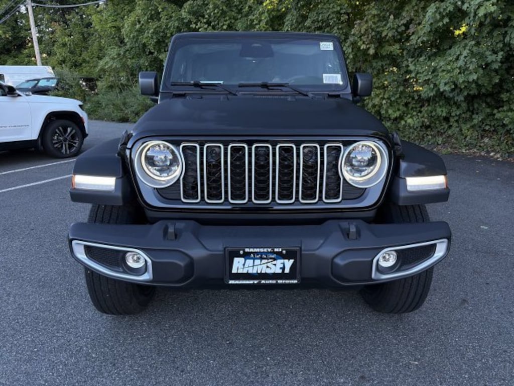 New 2027 Jeep Wrangler 4-DOOR SAHARA Sport Utility