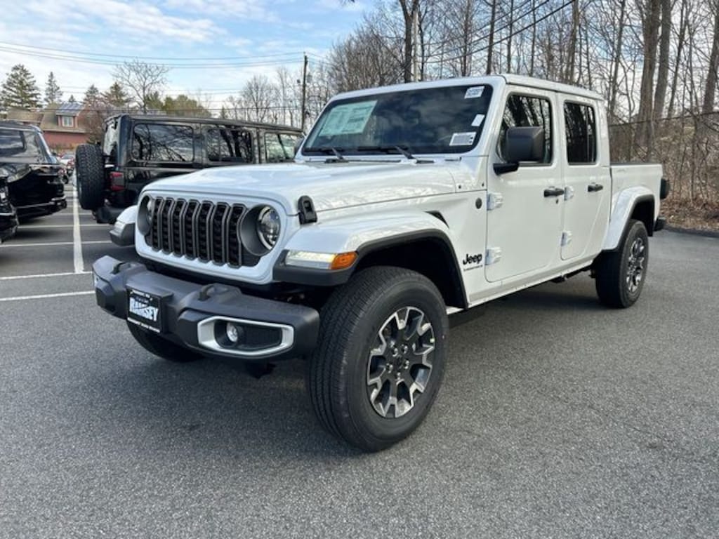 New 2026 Jeep Gladiator SAHARA 4X4 Pickup