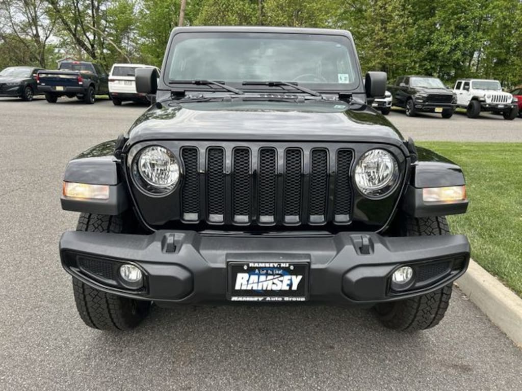 Used 2022 Jeep Wrangler Unlimited Sahara SUV