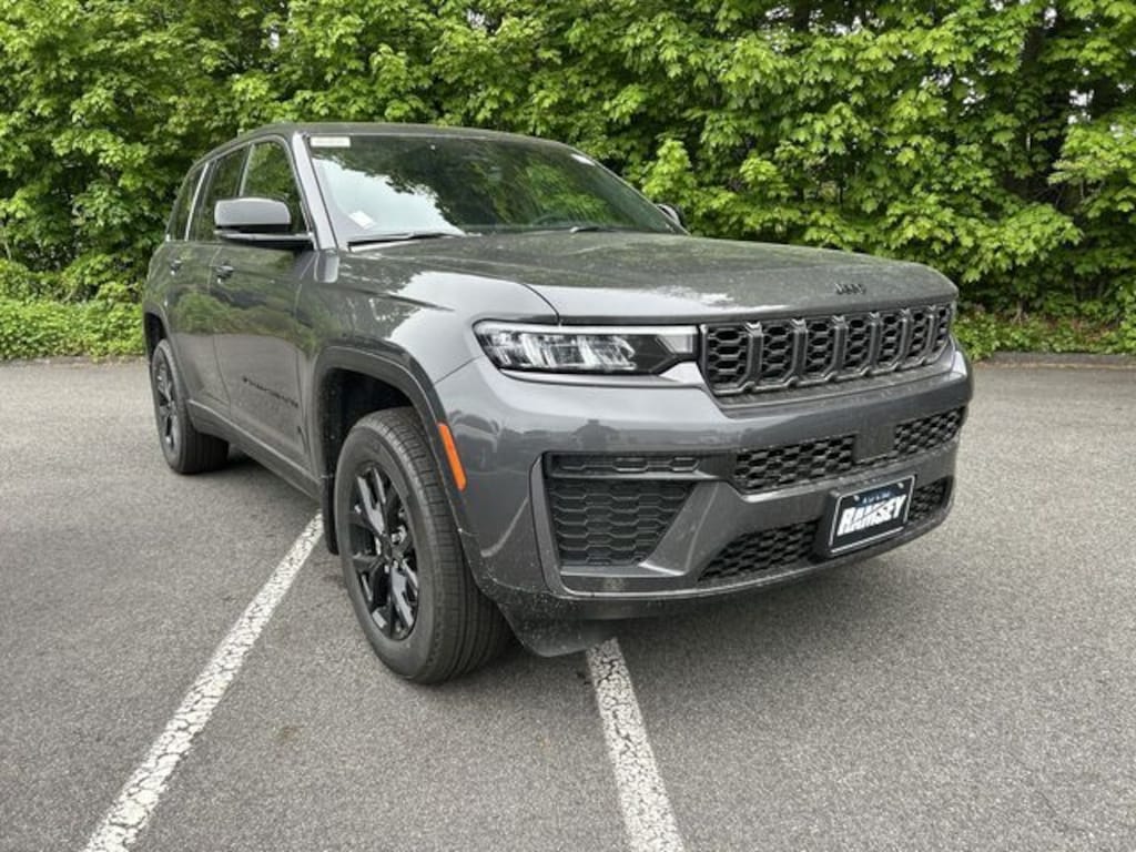 New 2026 Jeep Grand Cherokee LAREDO ALTITUDE 4X4 Sport Utility
