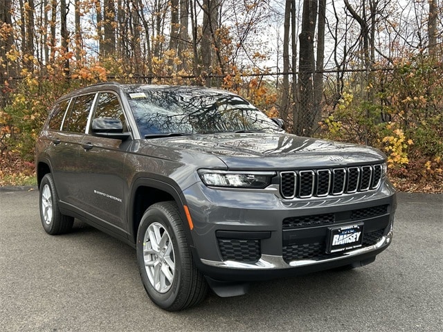 2025 Jeep Grand Cherokee L Laredo's photo
