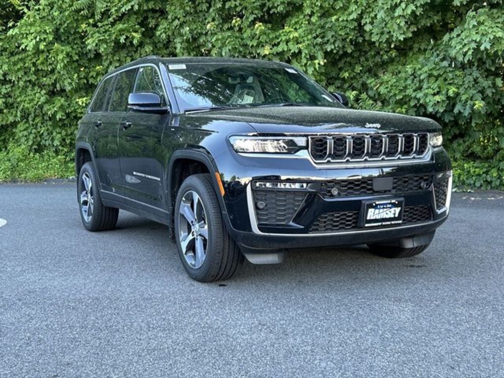 New 2026 Jeep Grand Cherokee LIMITED 4X4 Sport Utility