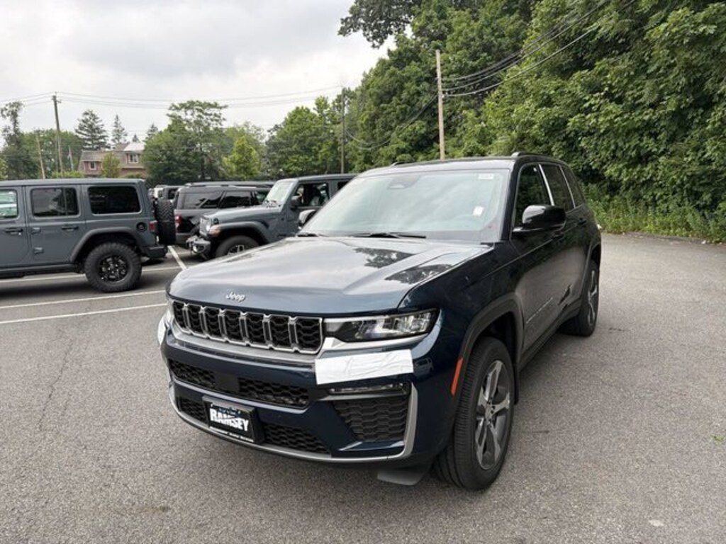 New 2026 Jeep Grand Cherokee LIMITED 4X4 Sport Utility