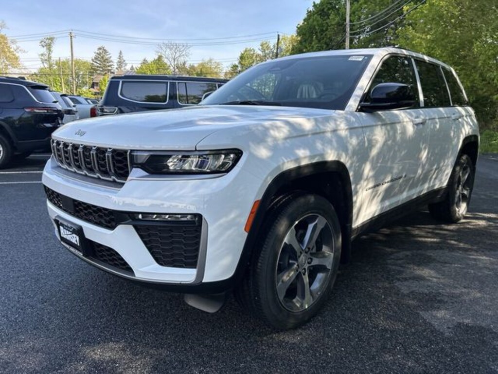 New 2026 Jeep Grand Cherokee LIMITED 4X4 Sport Utility