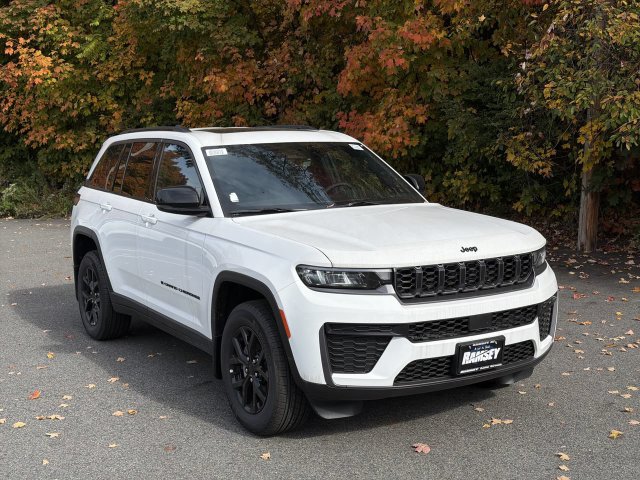 2026 Jeep Grand Cherokee LAREDO 4X4