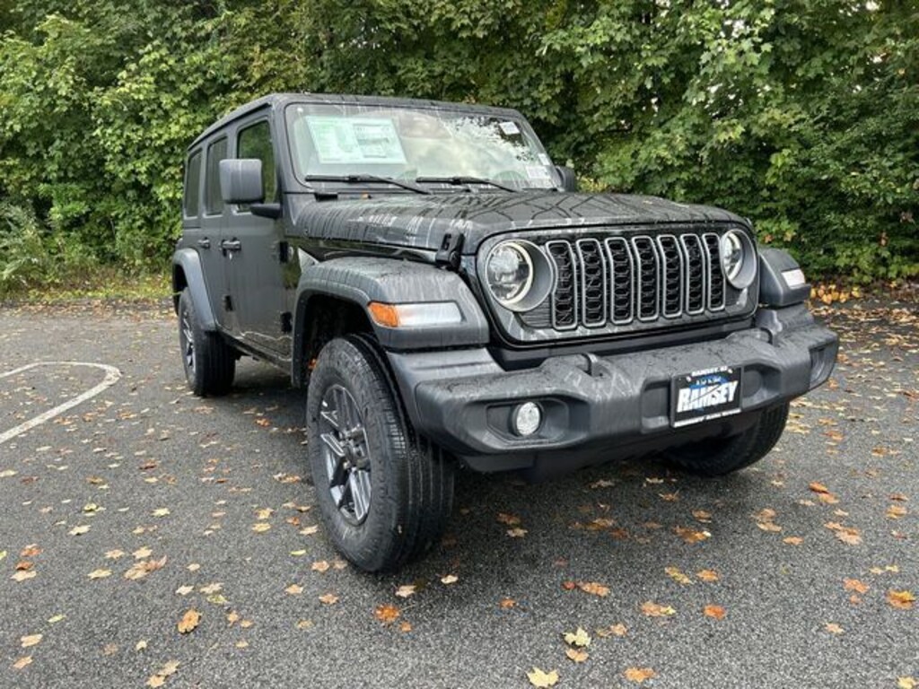 New 2025 Jeep Wrangler 4-DOOR SPORT S Sport Utility