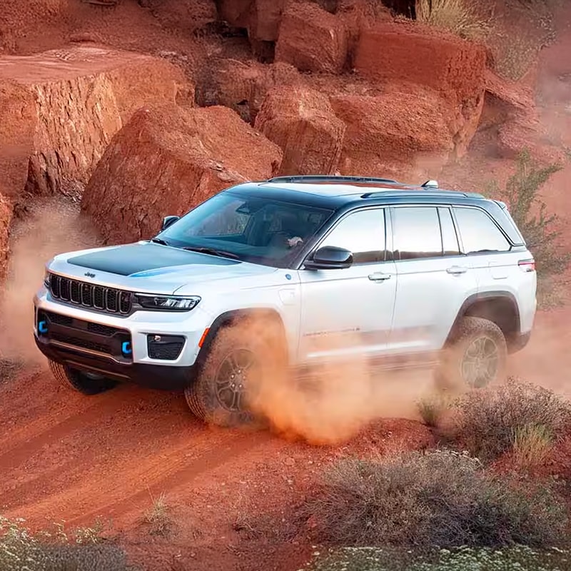 2025-jeep-grand-cherokee-4xe-adventure-800x800.png