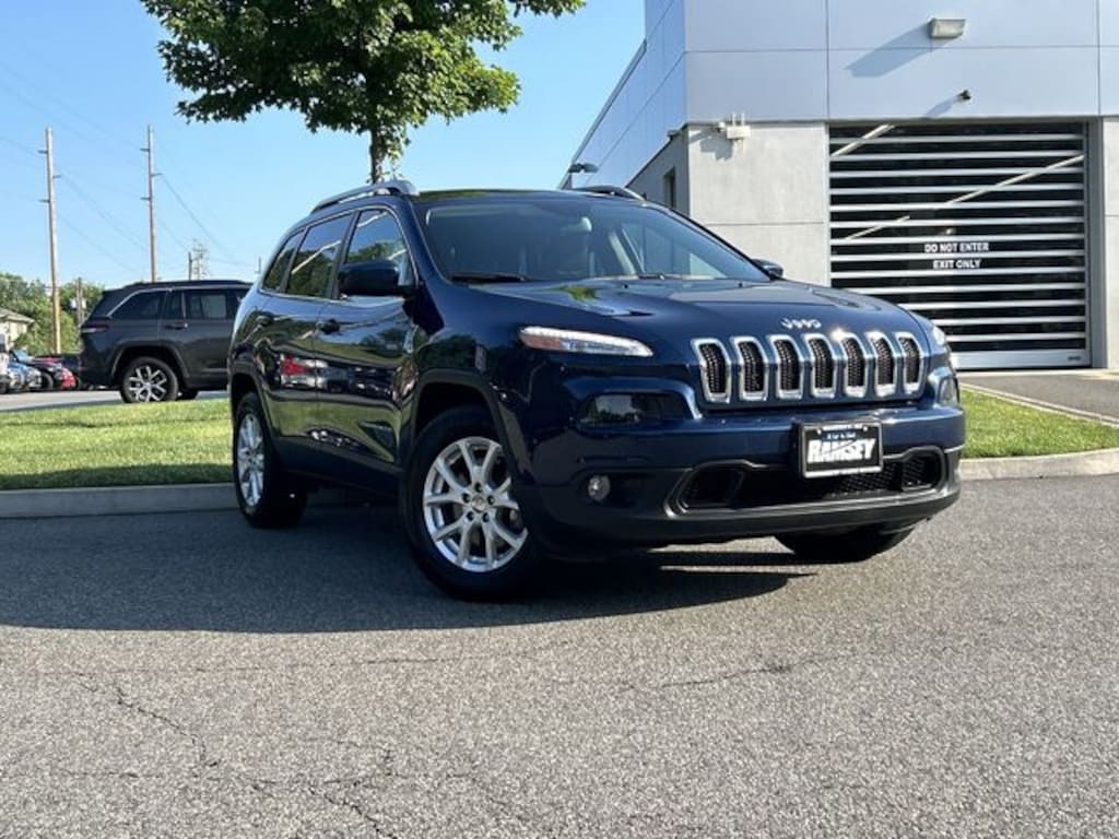 Used 2018 Jeep Cherokee Latitude Plus 4x4 SUV