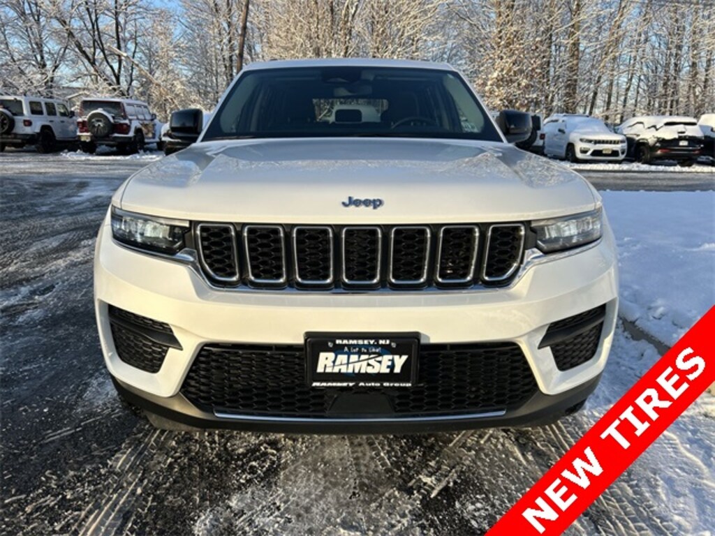 Used 2023 Jeep Grand Cherokee Laredo SUV