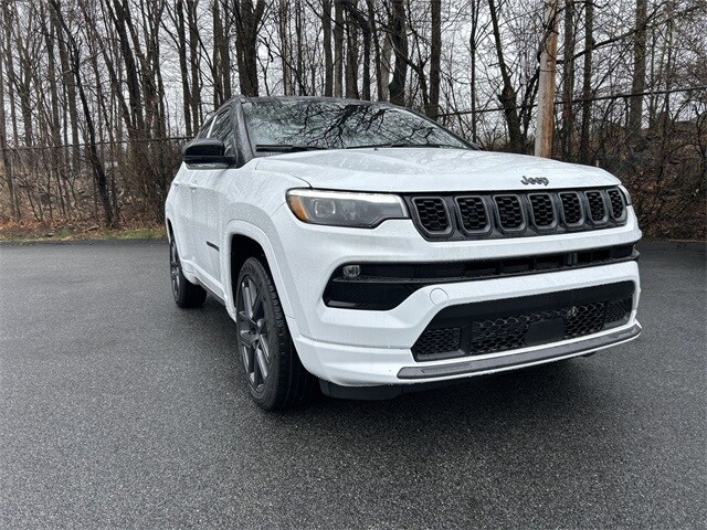 2025 Jeep Compass Limited photo 2