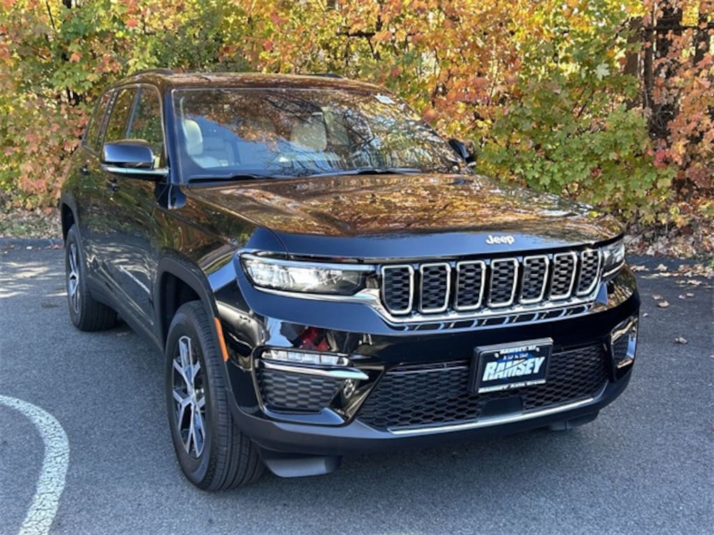New 2025 Jeep Grand Cherokee LIMITED 4X4 Sport Utility