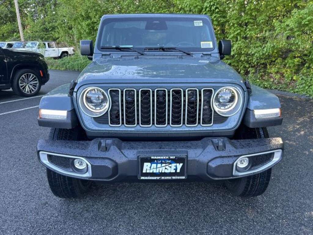 New 2026 Jeep Wrangler 4-DOOR SAHARA Sport Utility
