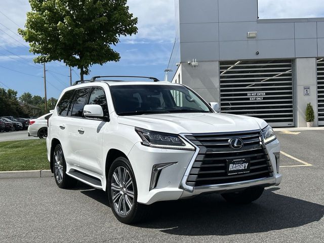 2017 Lexus LX 600 570's photo
